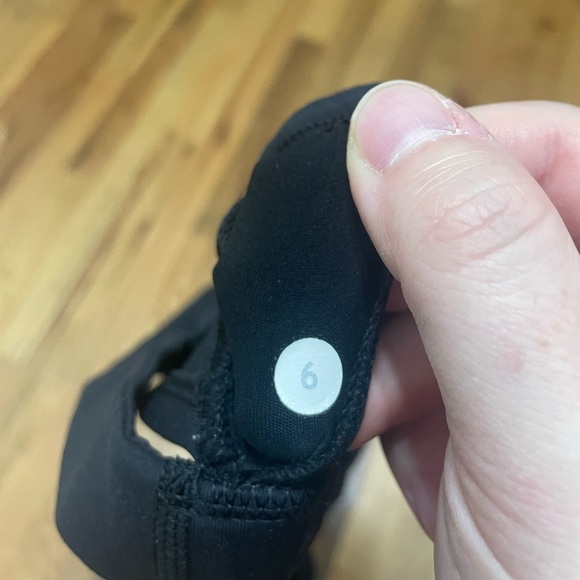 Lululemon Sports Bra - size 6 - black - Picture 3 of 3